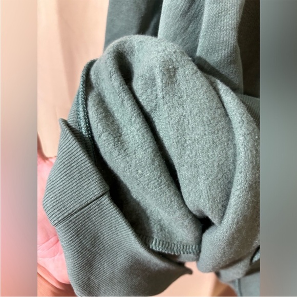 NWOT Old Navy Vintage Green Sweatshirt - Picture 7 of 10